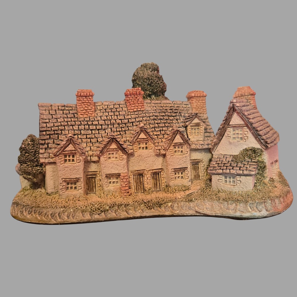 David Winter Craftsmen Cottages 1985 Miniature British Cottage John Hine